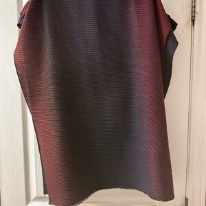 Caracol Ribbed Ombre Knit Scarf in Burgundy and Navy Blue